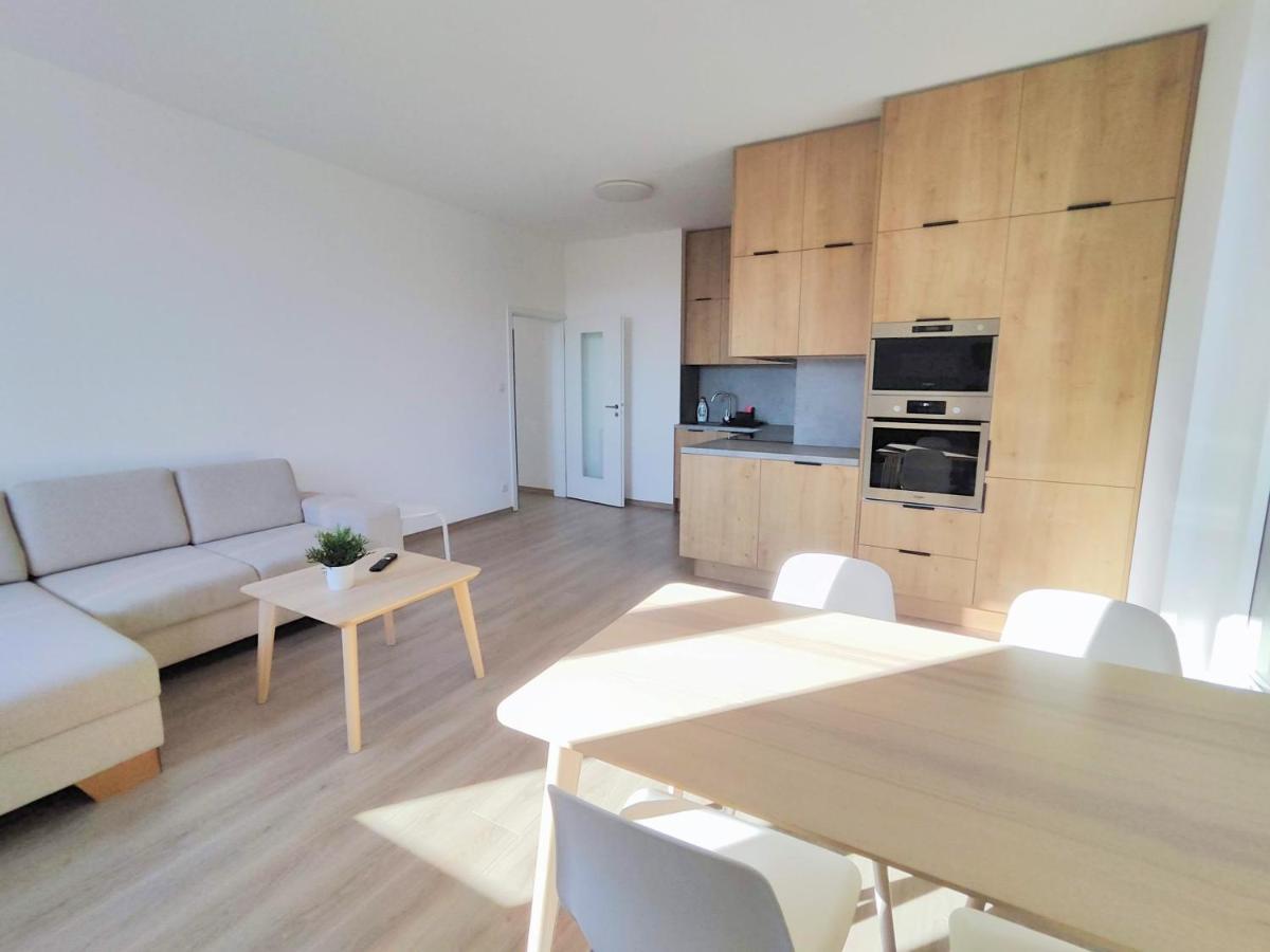 Schanz - Quietly Oriented - Private Parking - Balcony Bratislava Extérieur photo