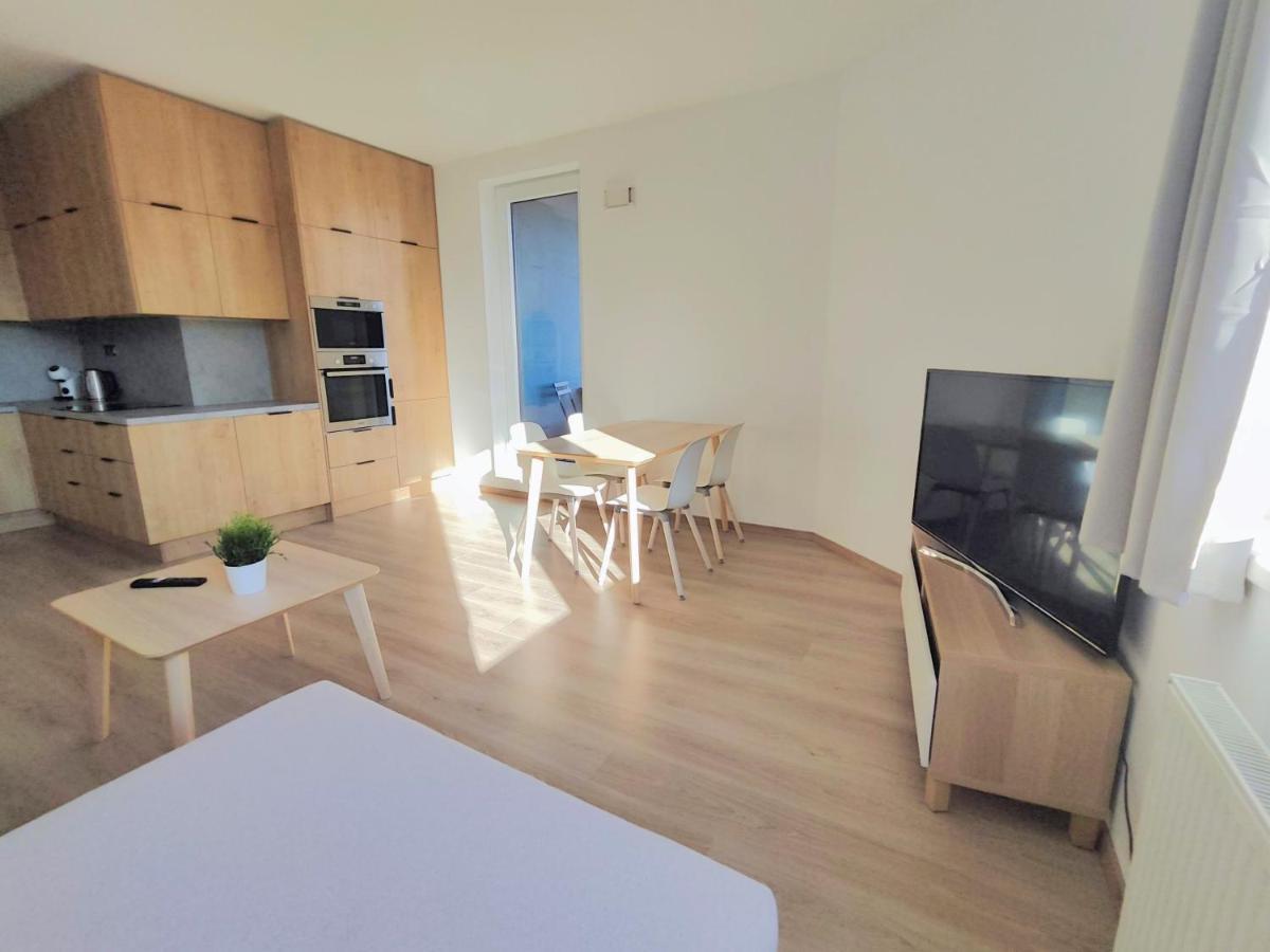 Schanz - Quietly Oriented - Private Parking - Balcony Bratislava Extérieur photo