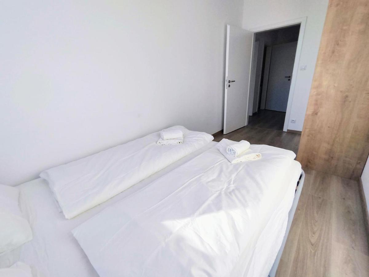 Schanz - Quietly Oriented - Private Parking - Balcony Bratislava Extérieur photo